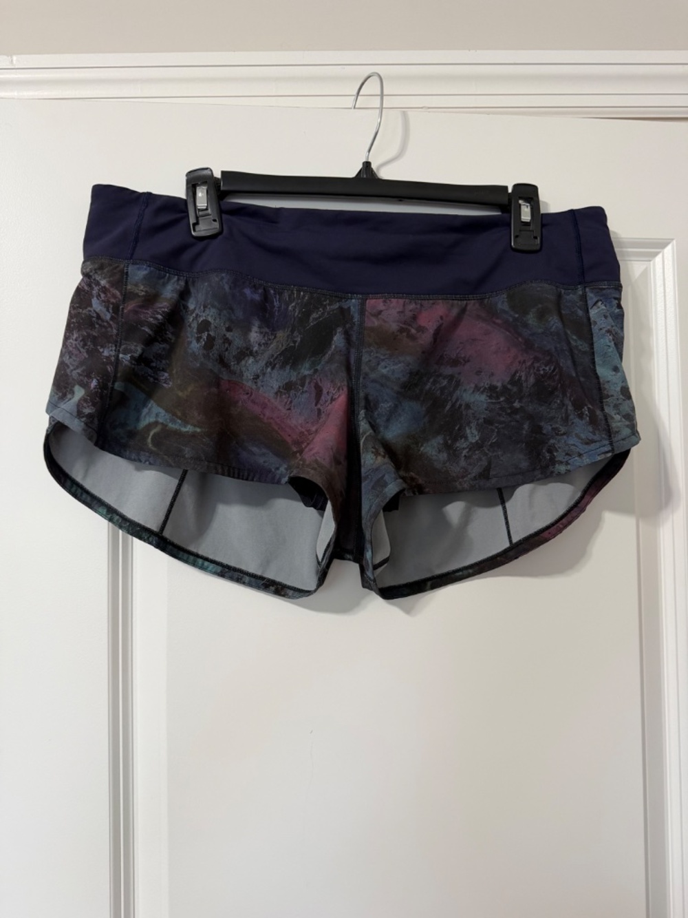 Lululemon Speed Up 2.5 low rise running shorts.  Multicolor - Picture 3 of 8